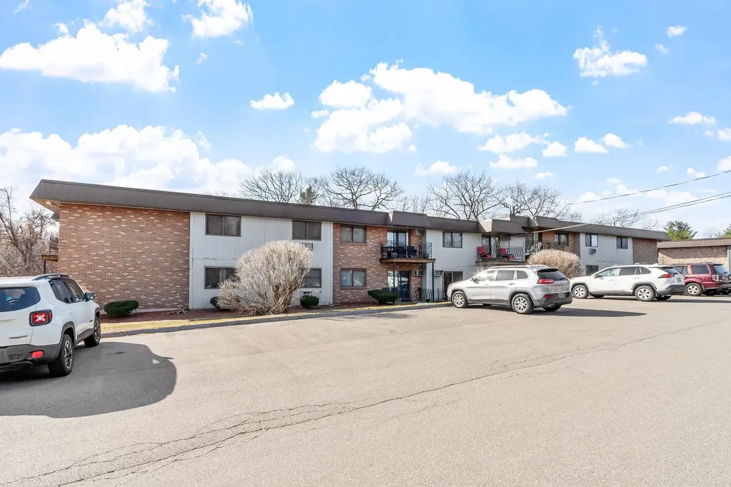 11 Strawberry Bank Road Nashua NH 03062