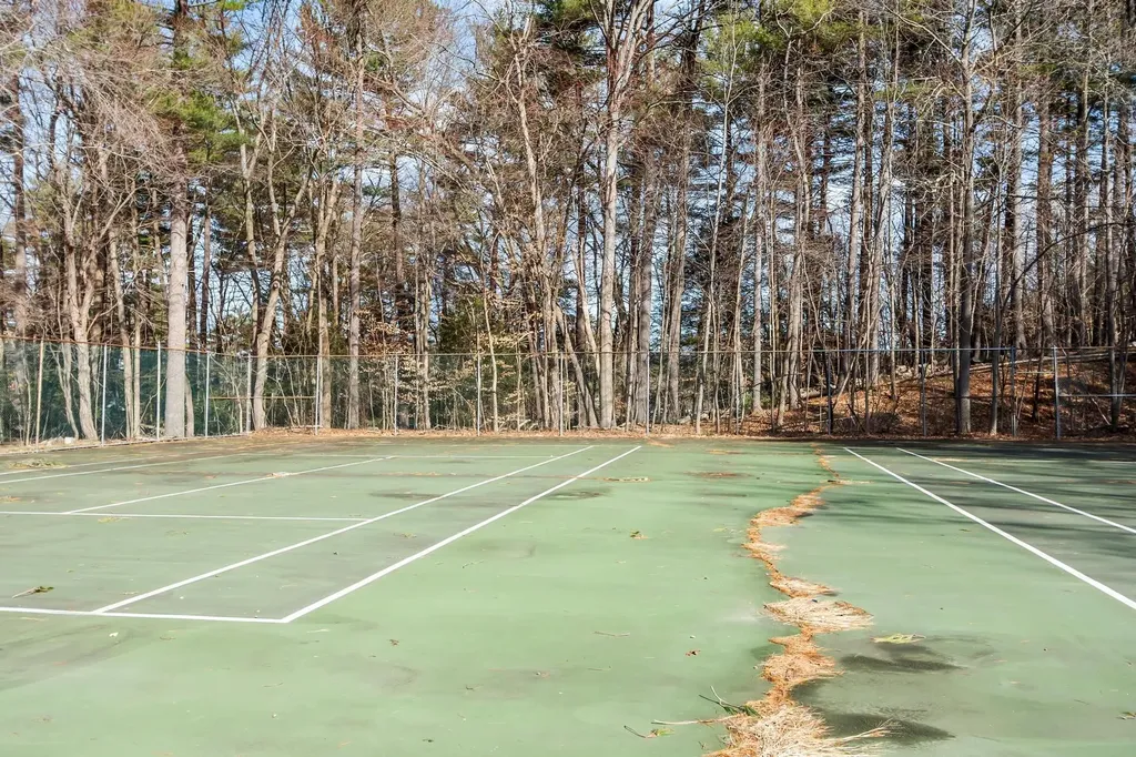 11 Strawberry Bank Road Nashua NH 03062