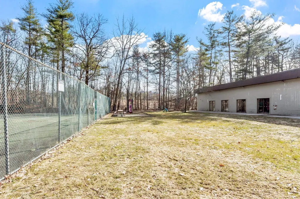 11 Strawberry Bank Road Nashua NH 03062
