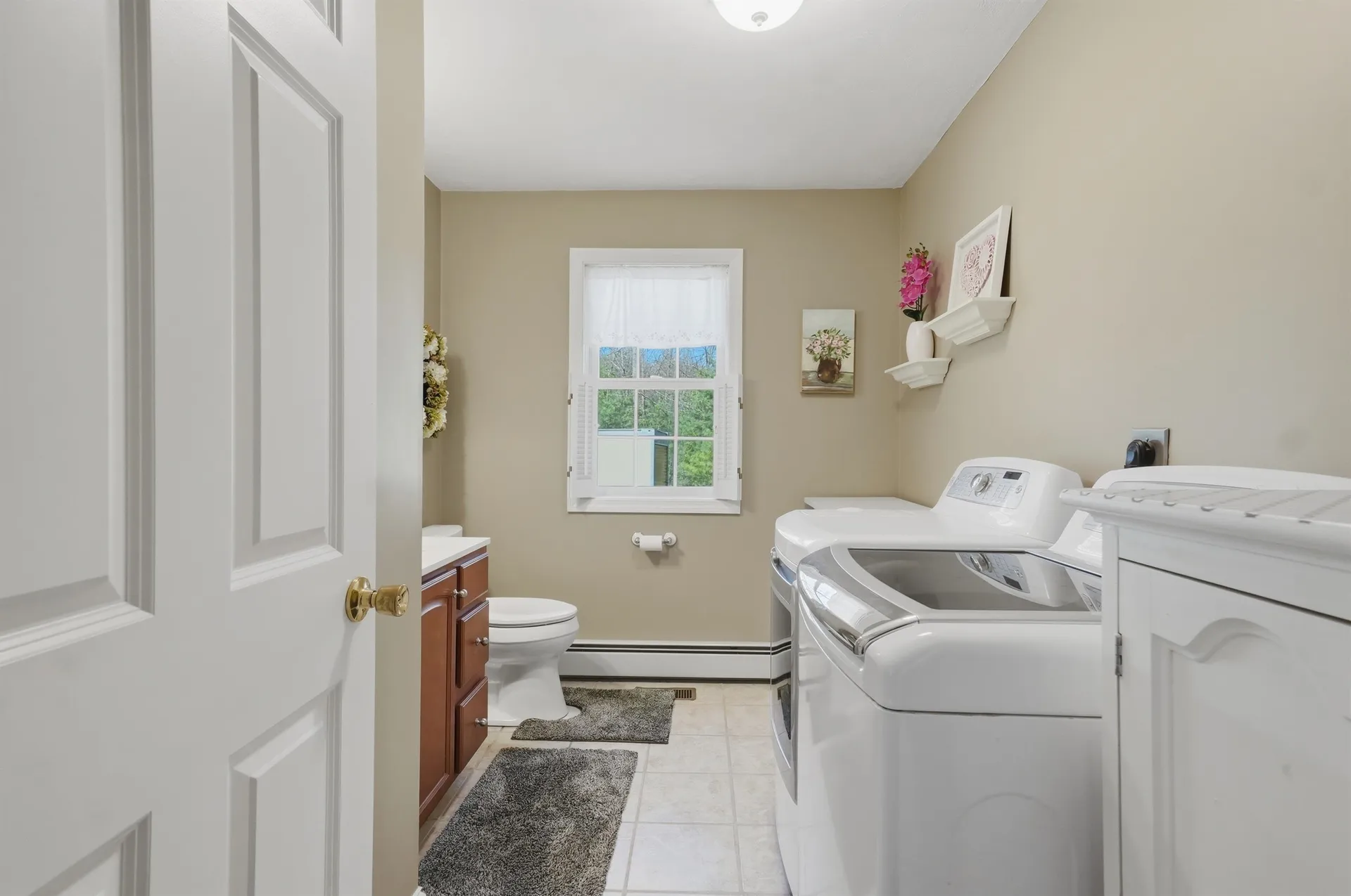 5 Sarah's Way Newton NH 03858-3427