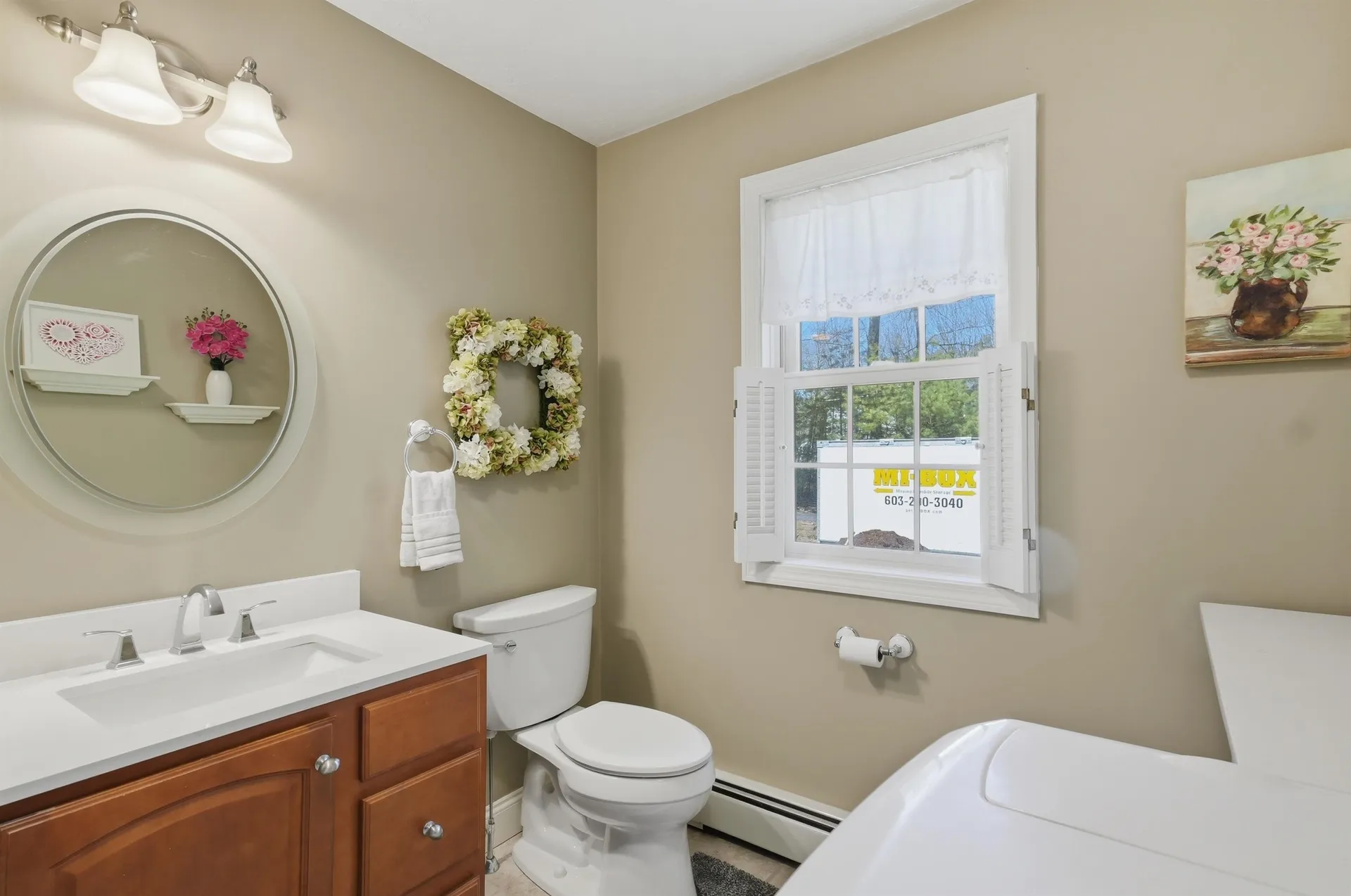 5 Sarah's Way Newton NH 03858-3427