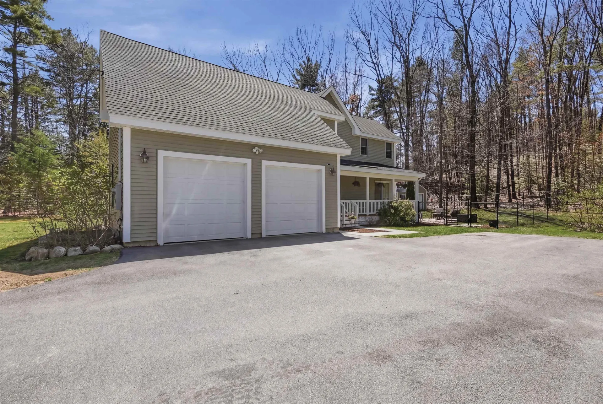 5 Sarah's Way Newton NH 03858-3427