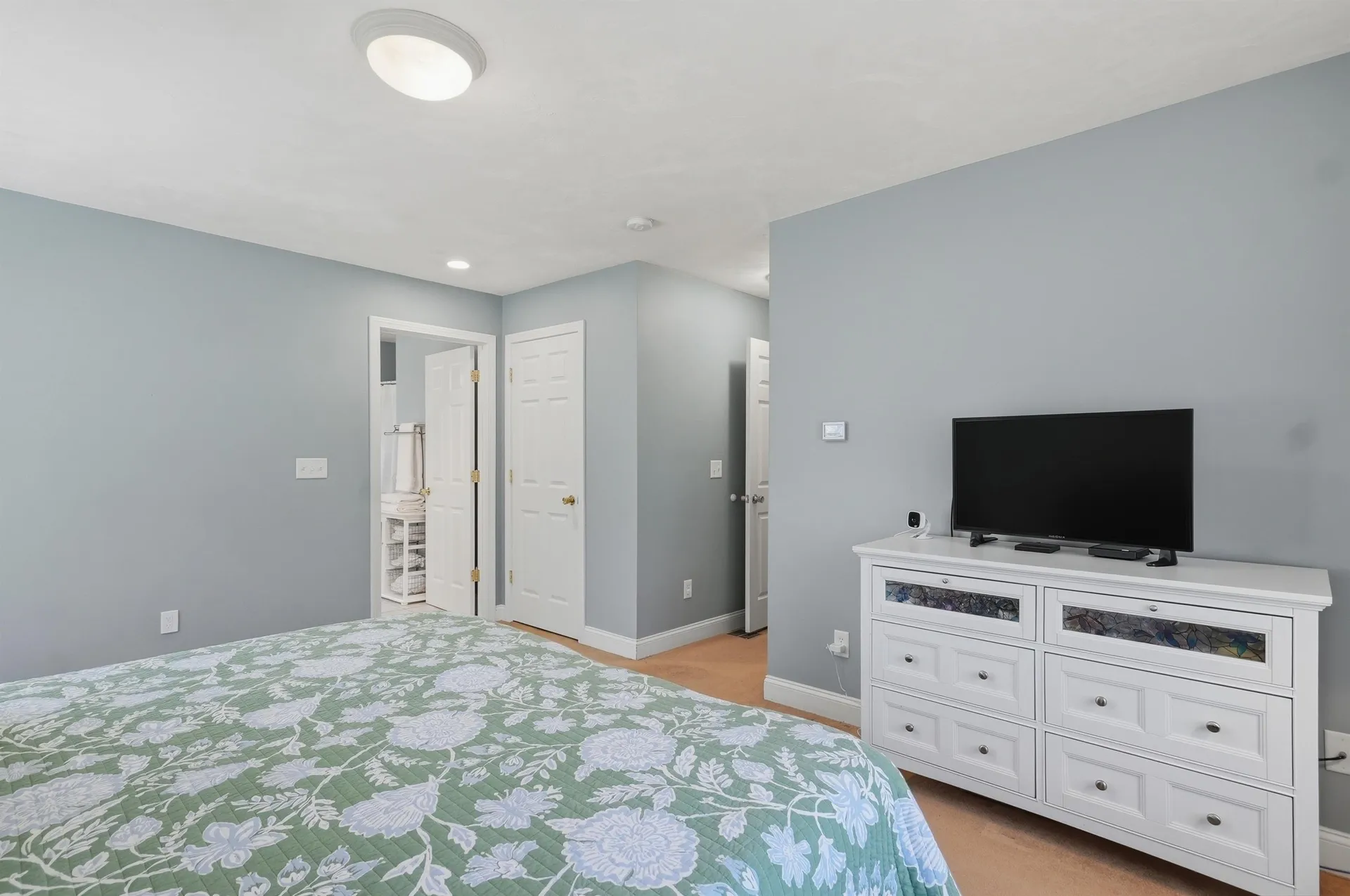 5 Sarah's Way Newton NH 03858-3427