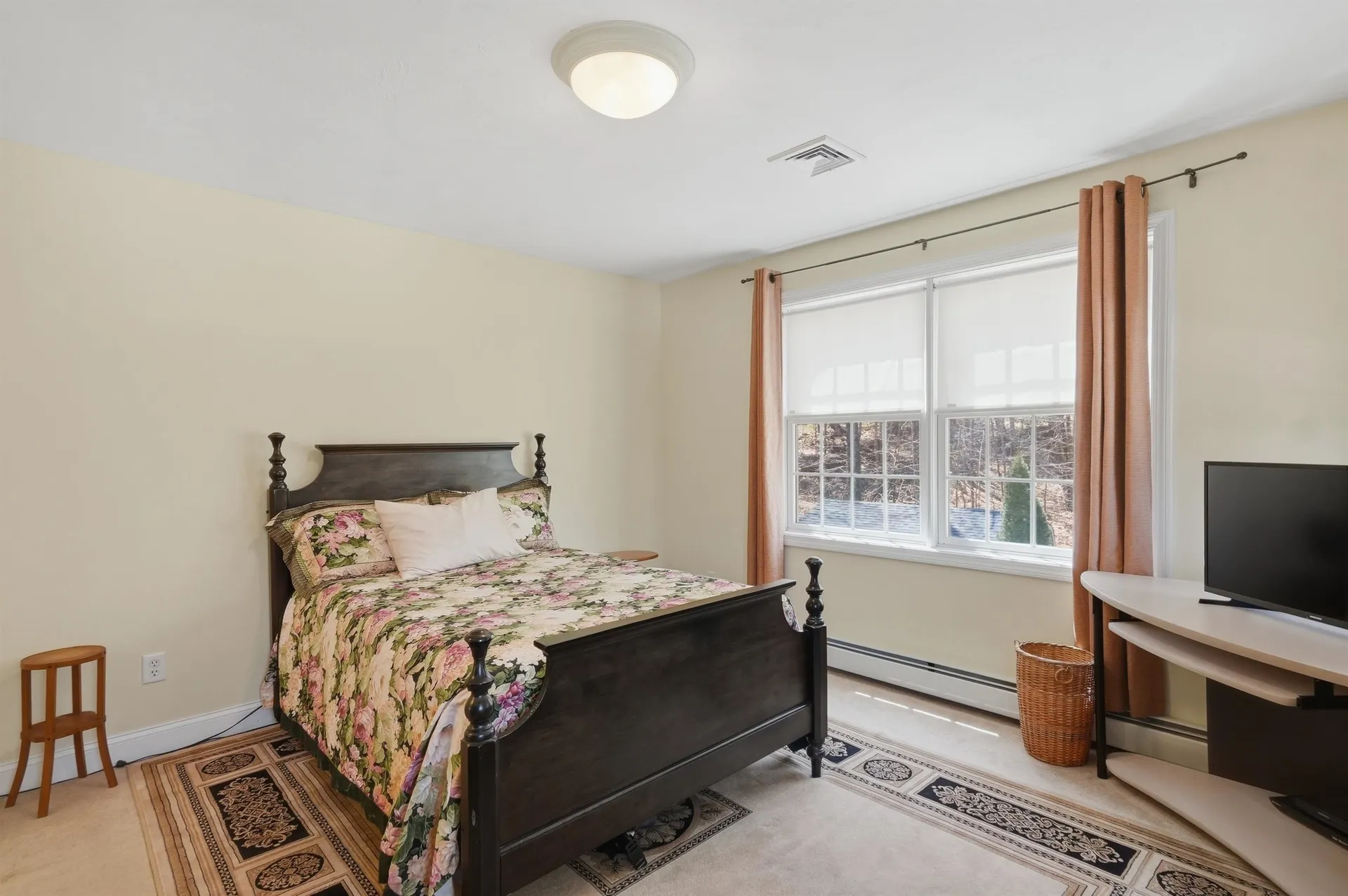 5 Sarah's Way Newton NH 03858-3427