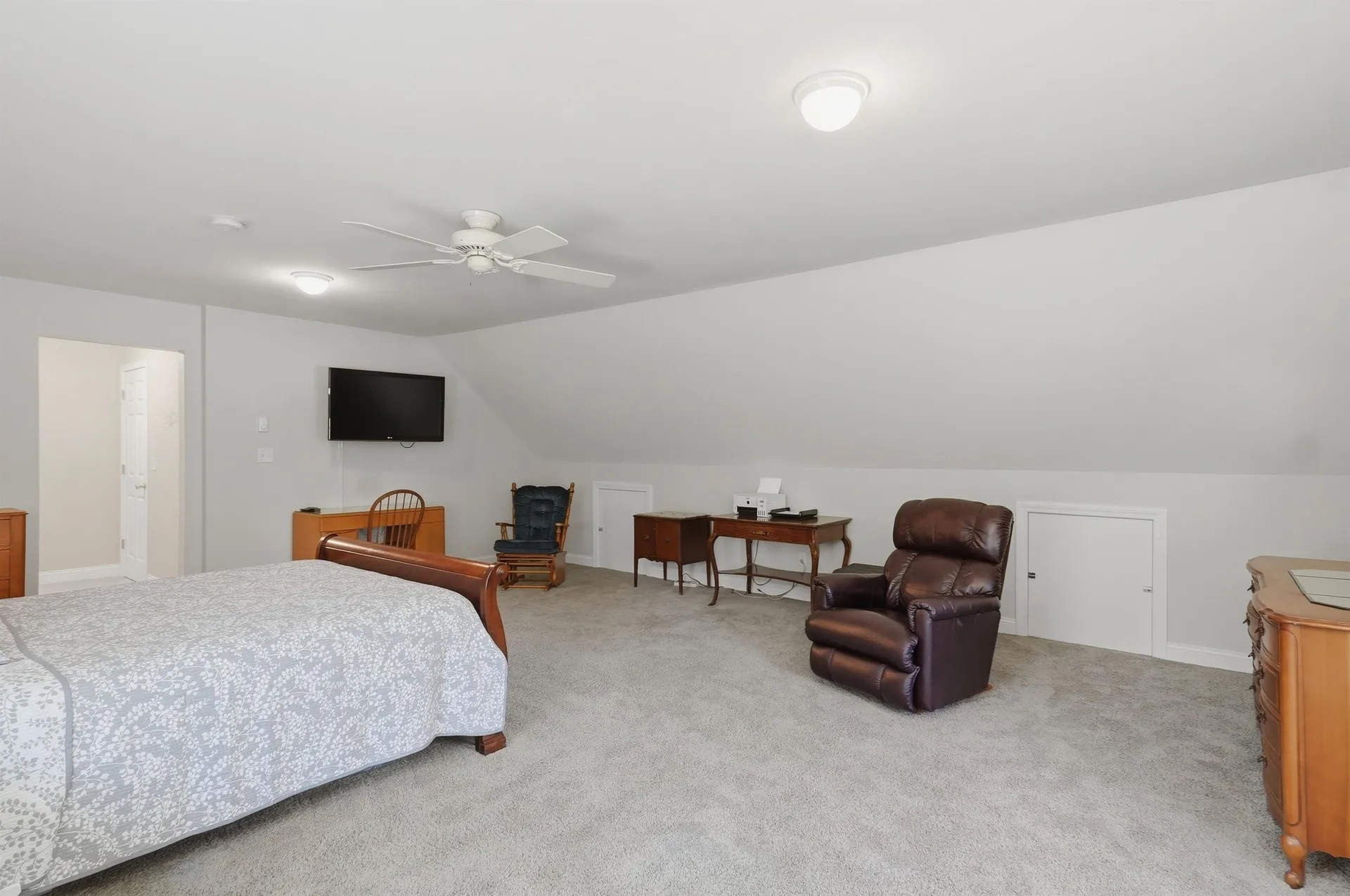5 Sarah's Way Newton NH 03858-3427