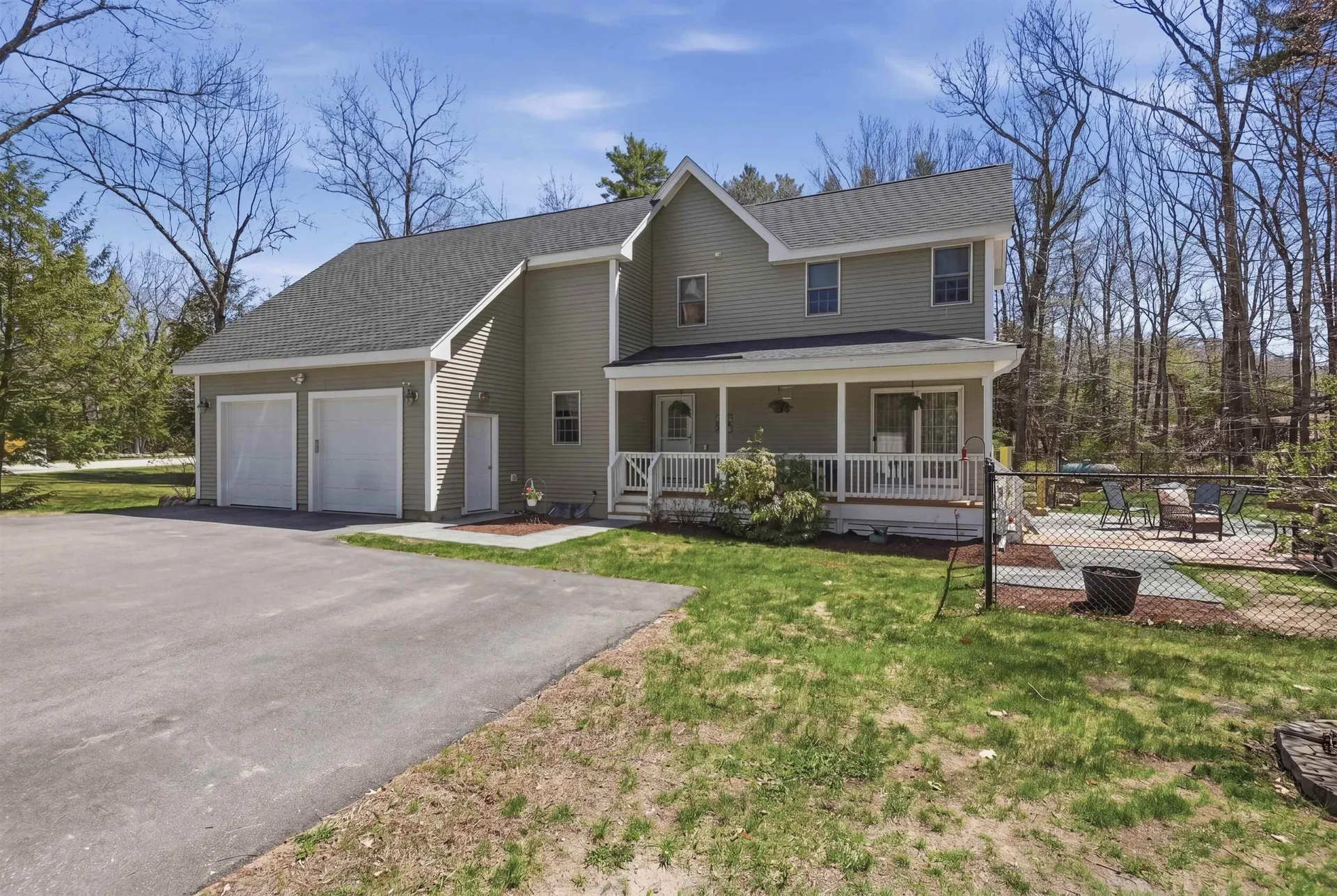 5 Sarah's Way Newton NH 03858-3427