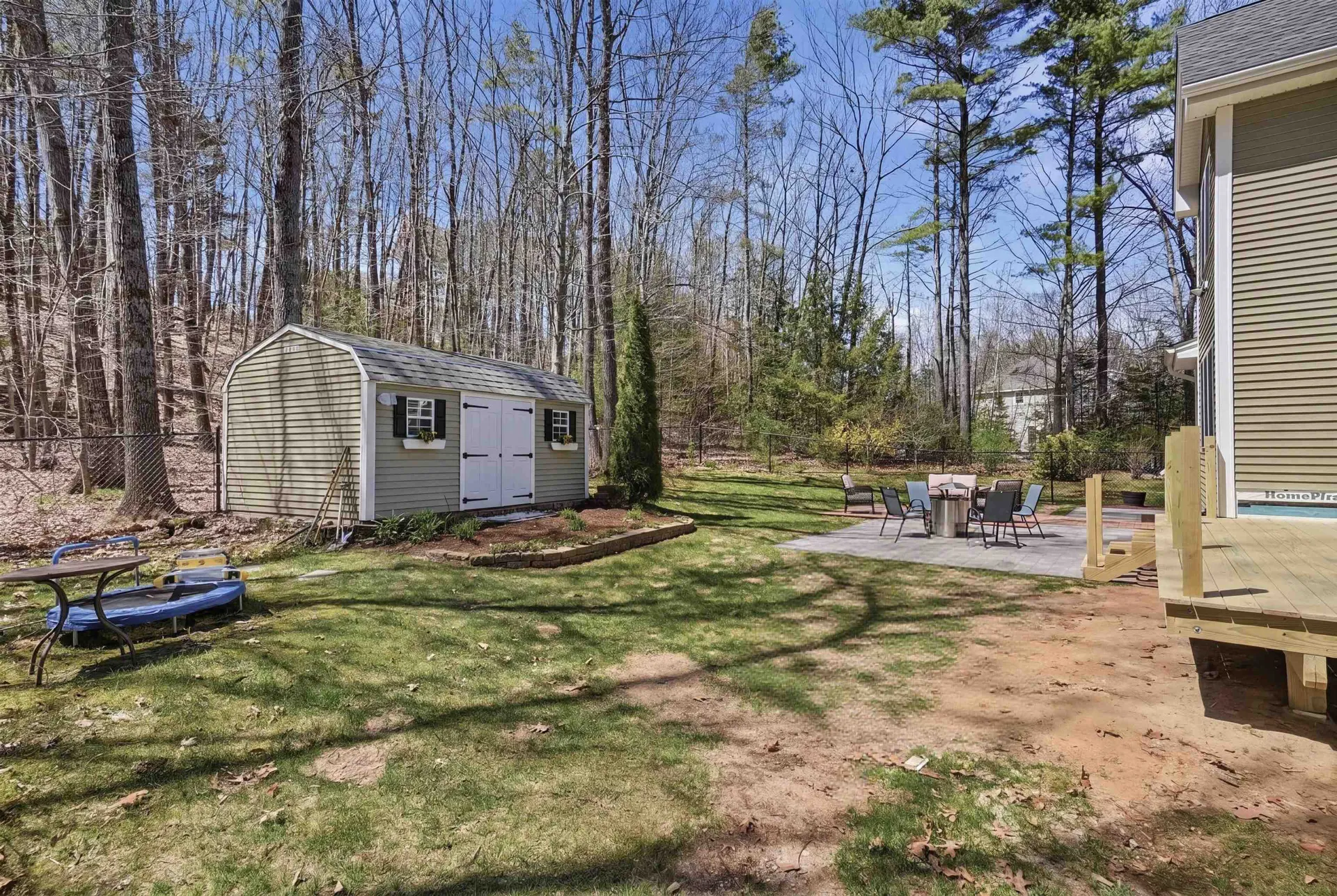 5 Sarah's Way Newton NH 03858-3427