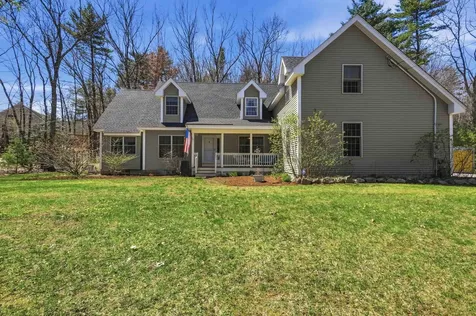 5 Sarah's Way Newton NH 03858-3427