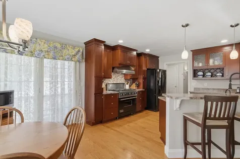 5 Sarah's Way Newton NH 03858-3427
