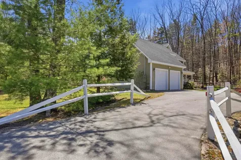 5 Sarah's Way Newton NH 03858-3427