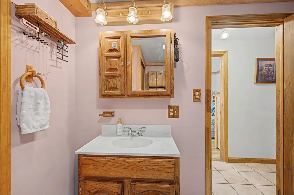 22 Anderson Road Unity NH 03773