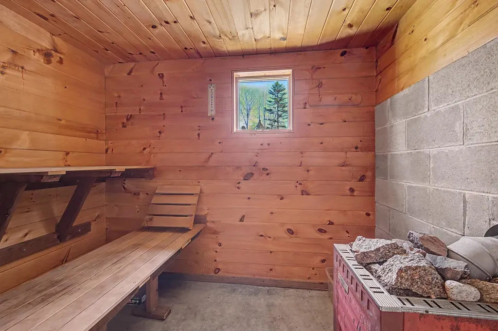 22 Anderson Road Unity NH 03773