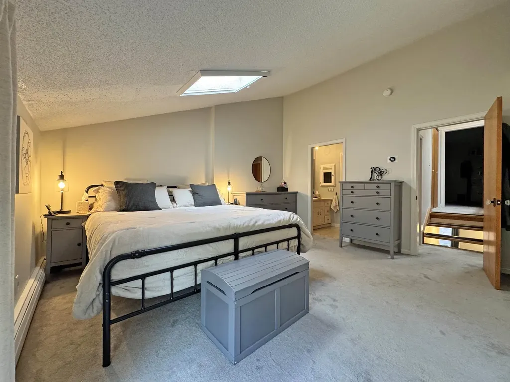 17 Robin Way Brattleboro VT 05301