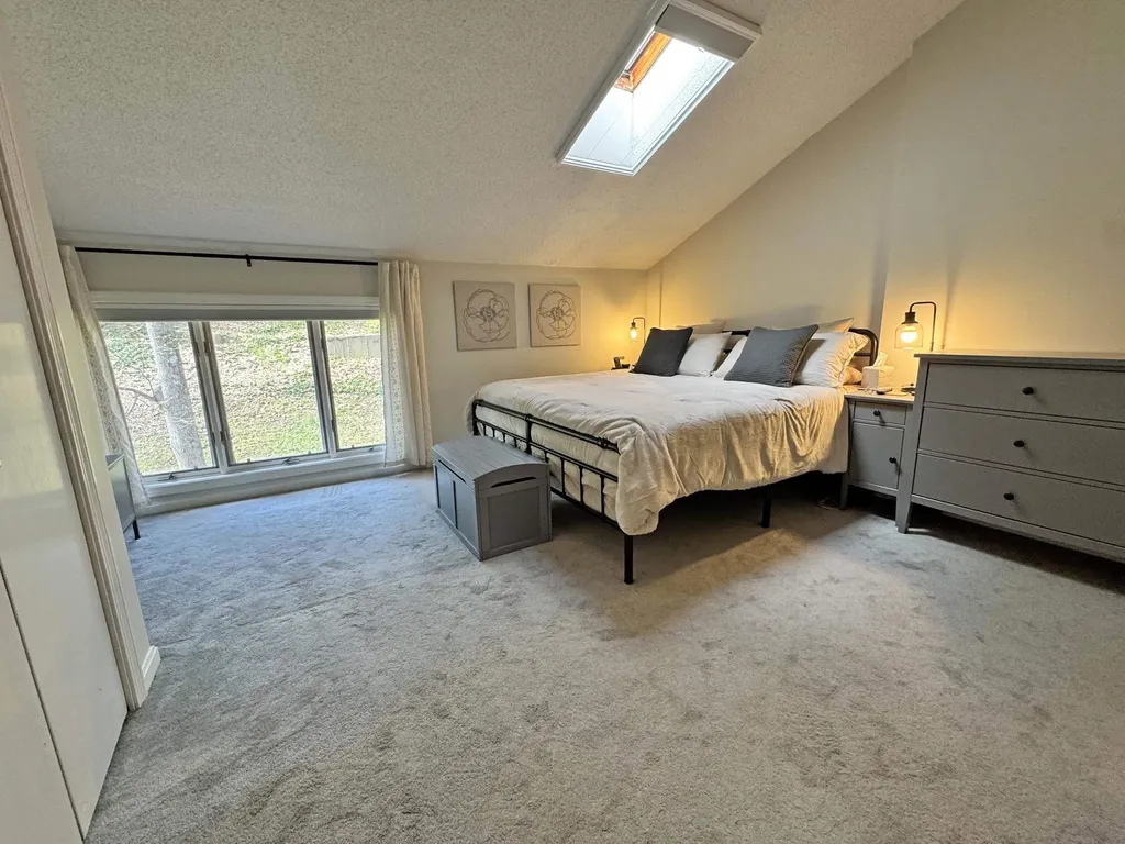 17 Robin Way Brattleboro VT 05301