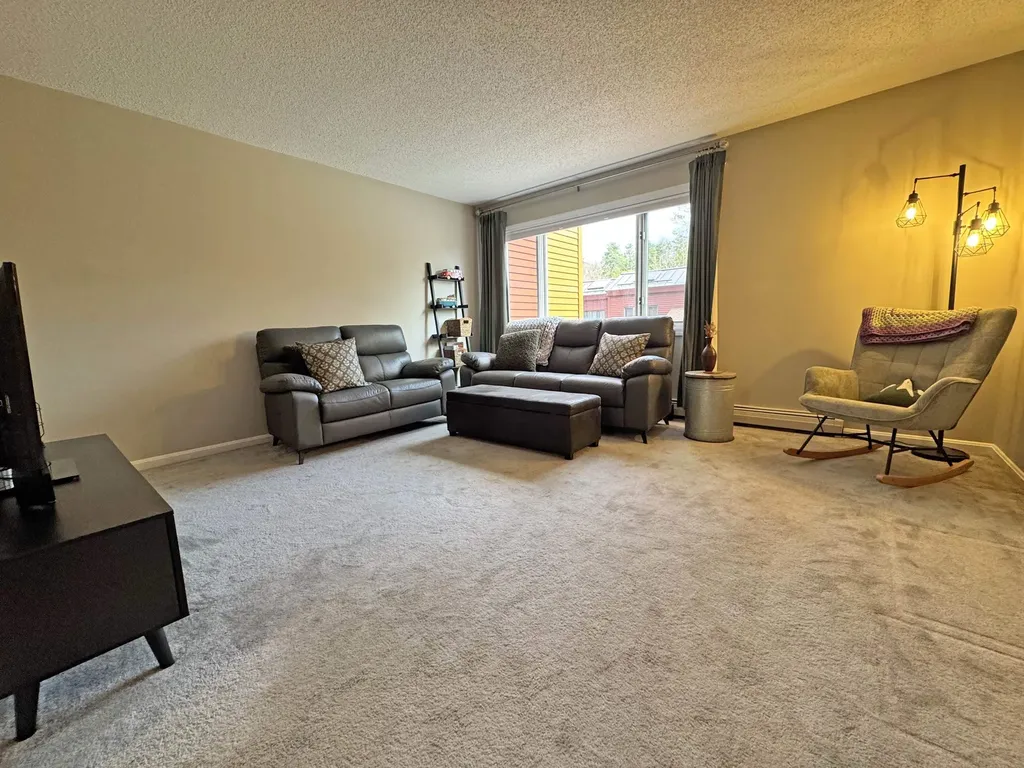 17 Robin Way Brattleboro VT 05301