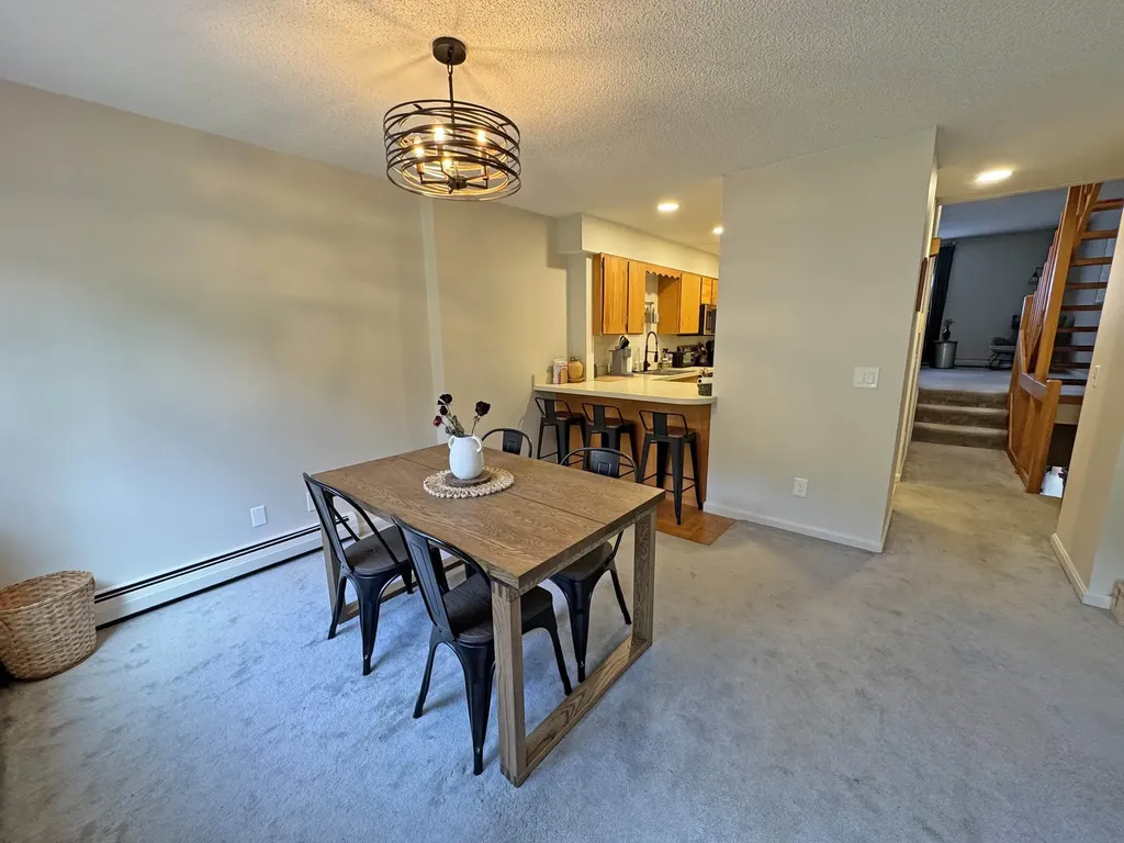 17 Robin Way Brattleboro VT 05301