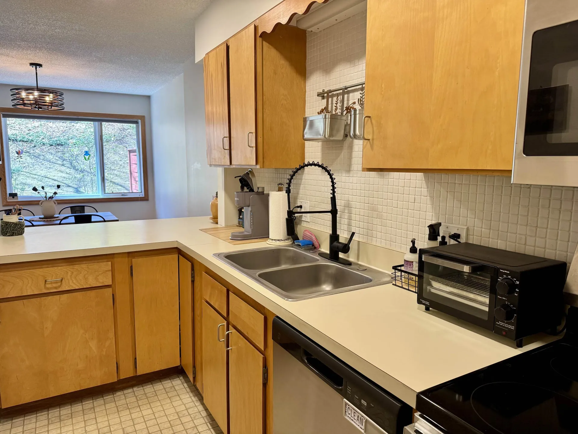 17 Robin Way Brattleboro VT 05301