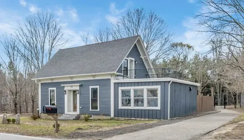 54 Middle Road Brentwood NH 03833