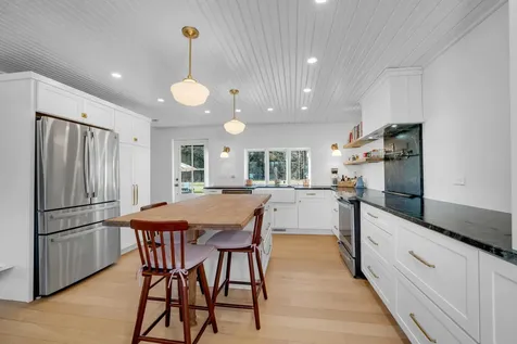 54 Middle Road Brentwood NH 03833