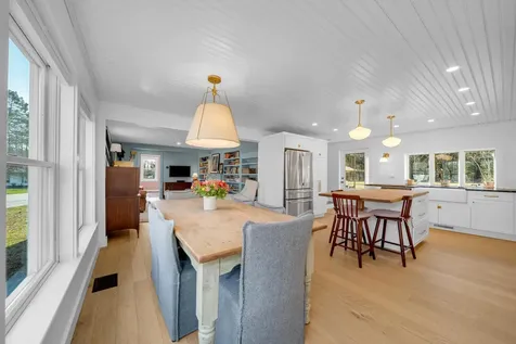54 Middle Road Brentwood NH 03833