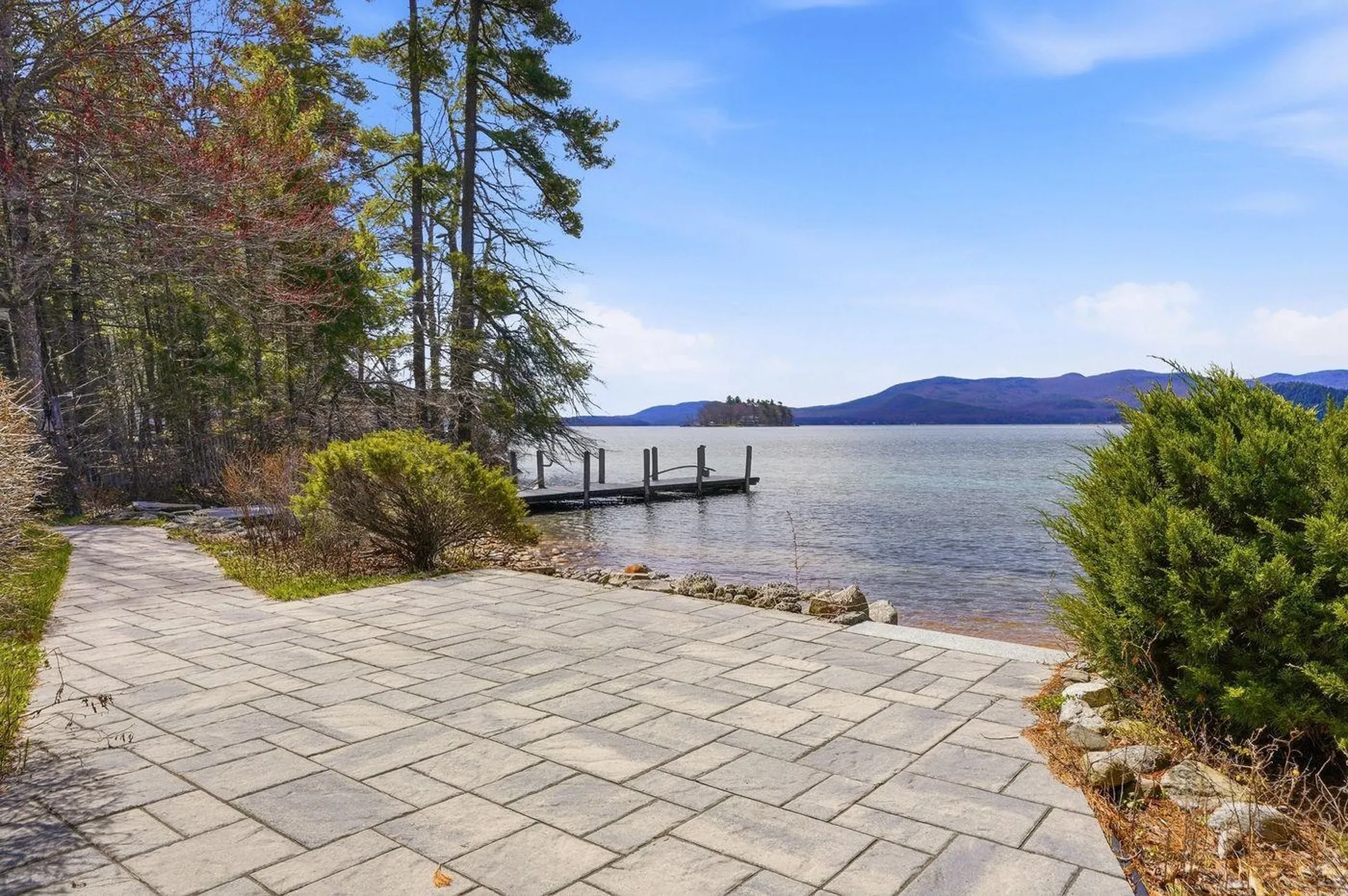 35 Rocky Shore Road Wolfeboro NH 03894