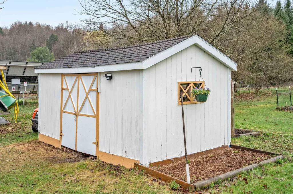 711 Knowles Flat Road Eden VT 05652