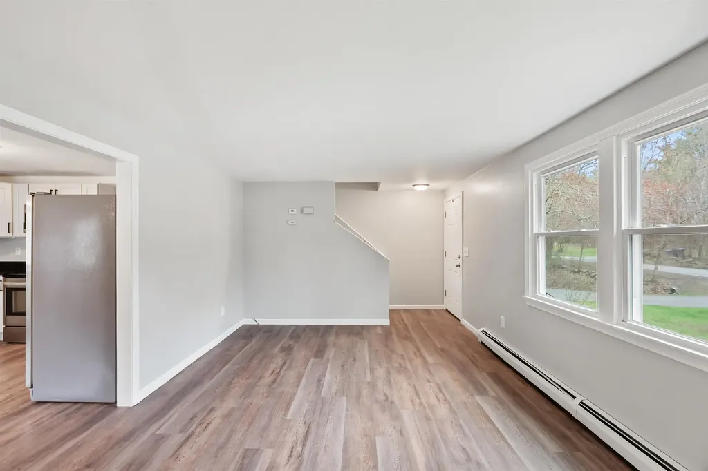 11 Coteville Road Londonderry NH 03053