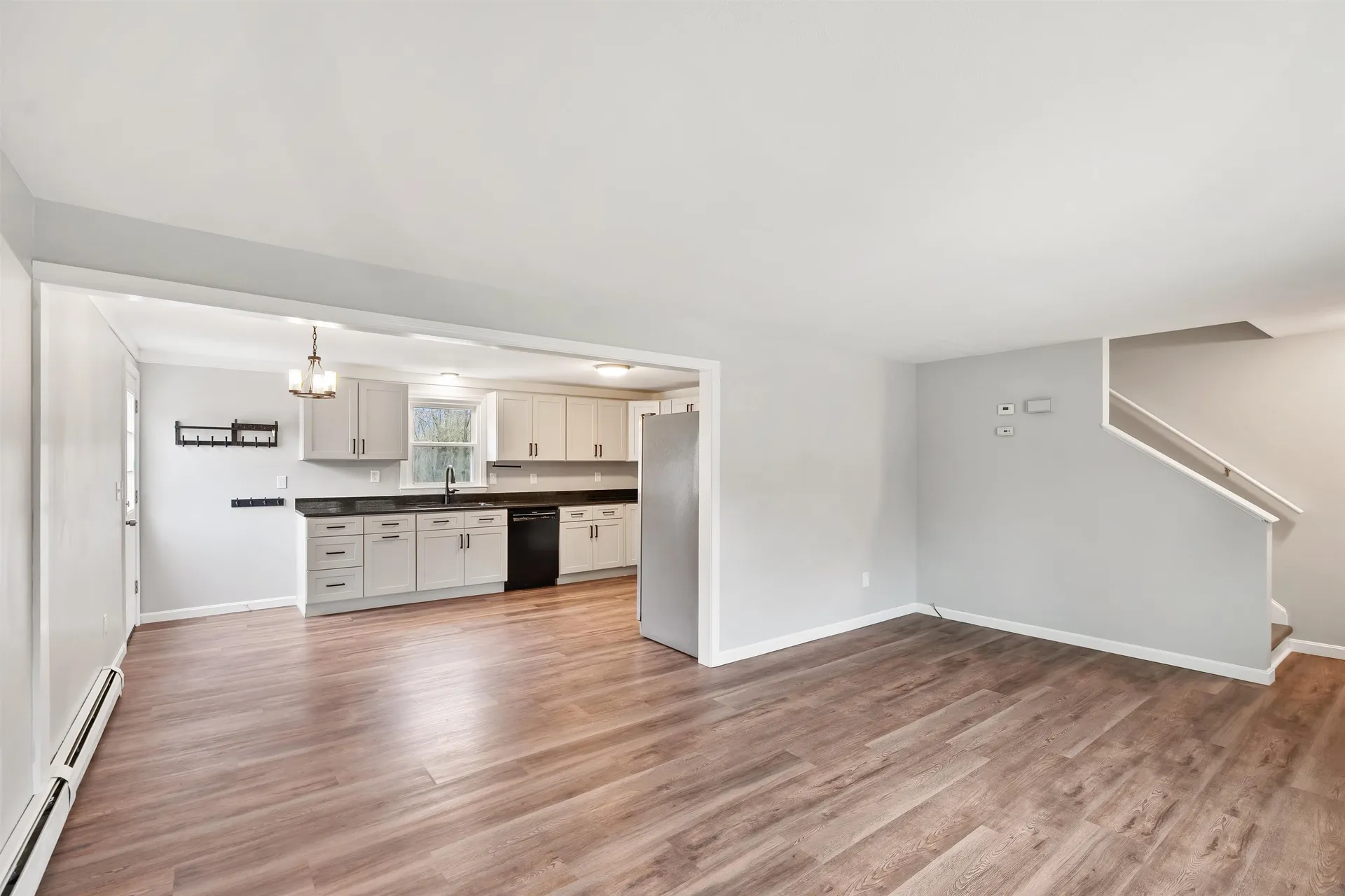 11 Coteville Road Londonderry NH 03053