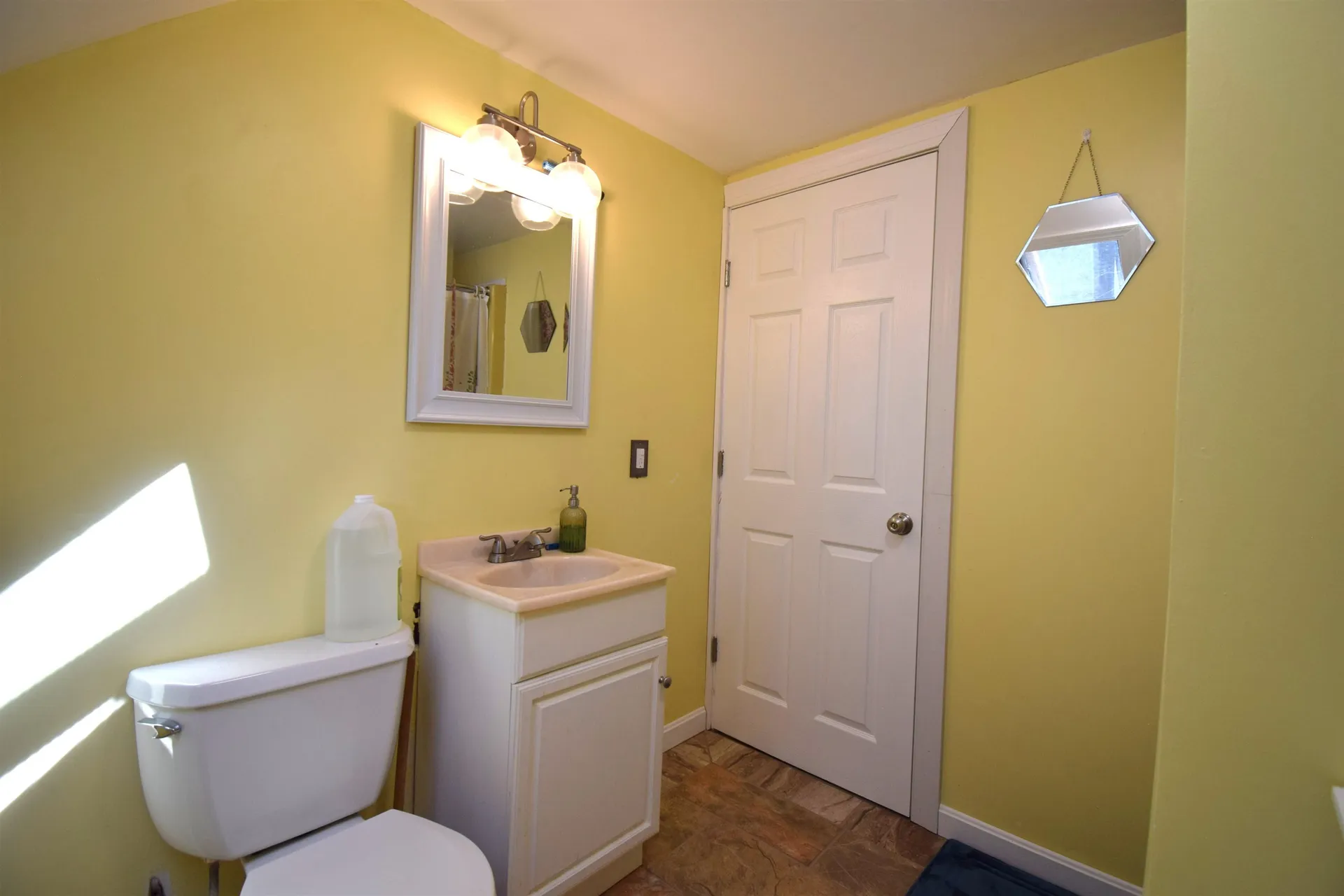 9 Ann Hannagan Lane Kingston NH 03848