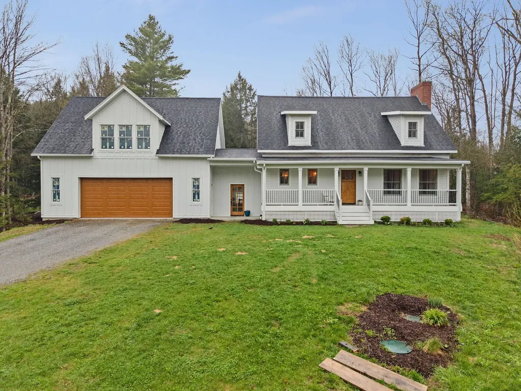 163 E Countryside Road Waterbury VT 05676-4491