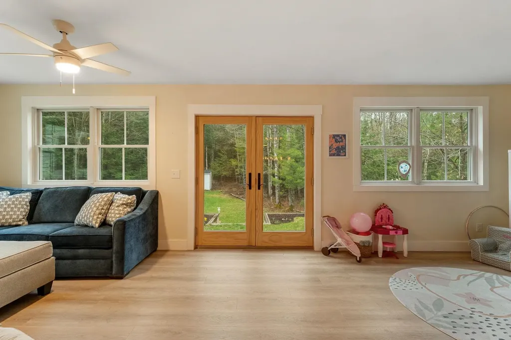 163 E Countryside Road Waterbury VT 05676-4491