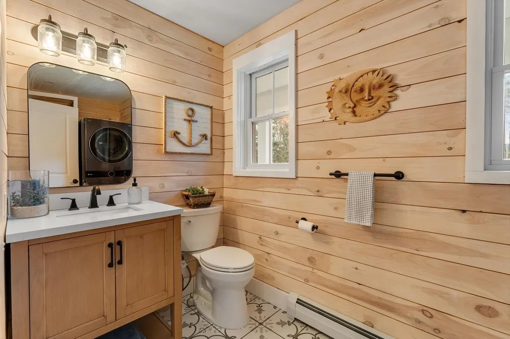 163 E Countryside Road Waterbury VT 05676-4491