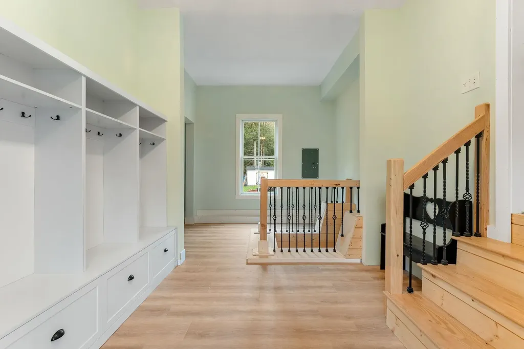 163 E Countryside Road Waterbury VT 05676-4491