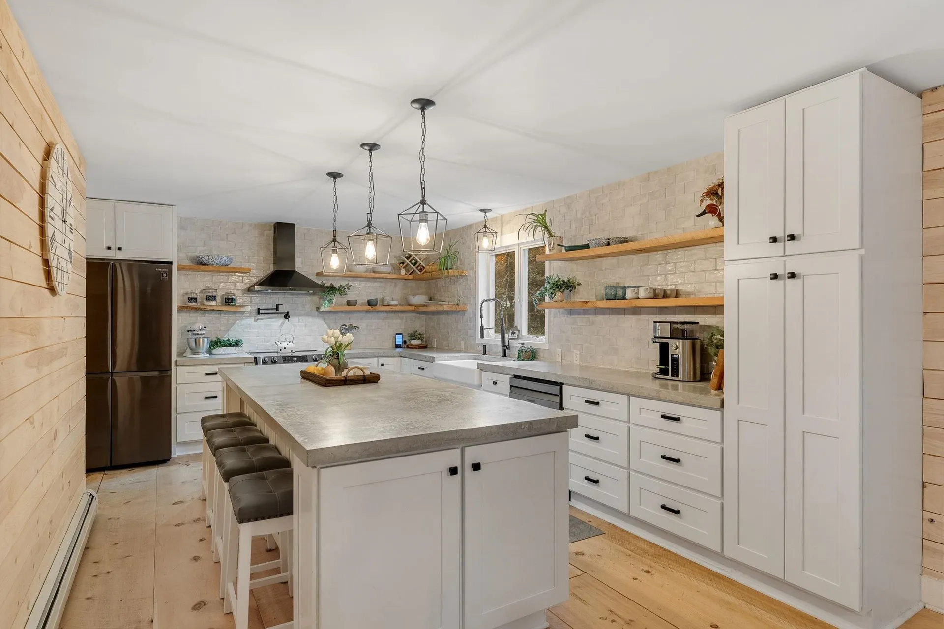 163 E Countryside Road Waterbury VT 05676-4491