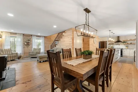 163 E Countryside Road Waterbury VT 05676-4491