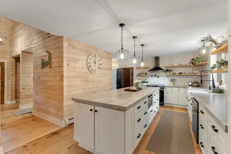 163 E Countryside Road Waterbury VT 05676-4491