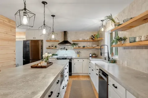 163 E Countryside Road Waterbury VT 05676-4491