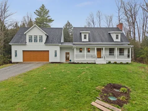 163 E Countryside Road Waterbury VT 05676-4491
