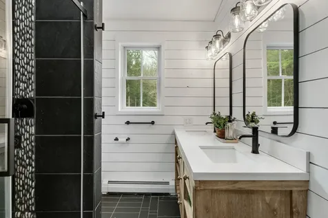 163 E Countryside Road Waterbury VT 05676-4491