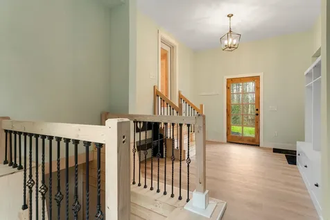 163 E Countryside Road Waterbury VT 05676-4491