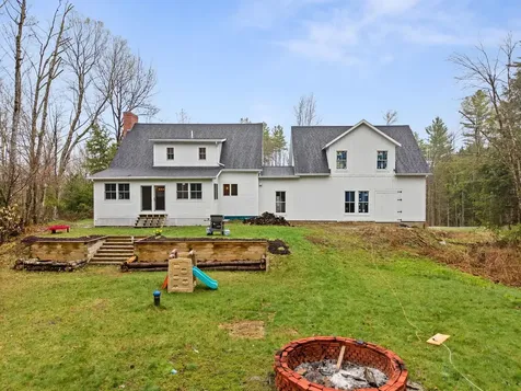 163 E Countryside Road Waterbury VT 05676-4491