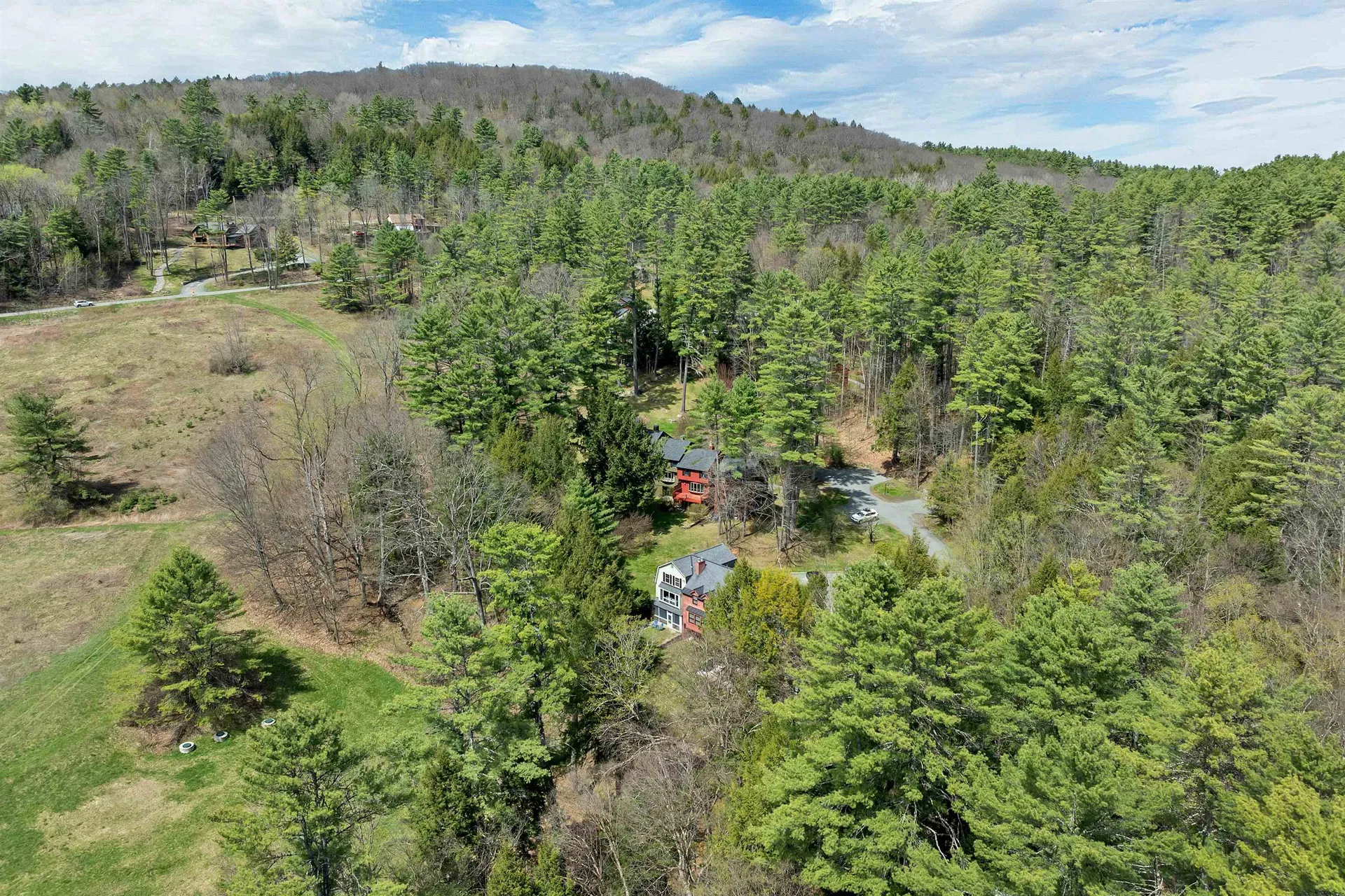 824 Hard Road Hartford VT 05059