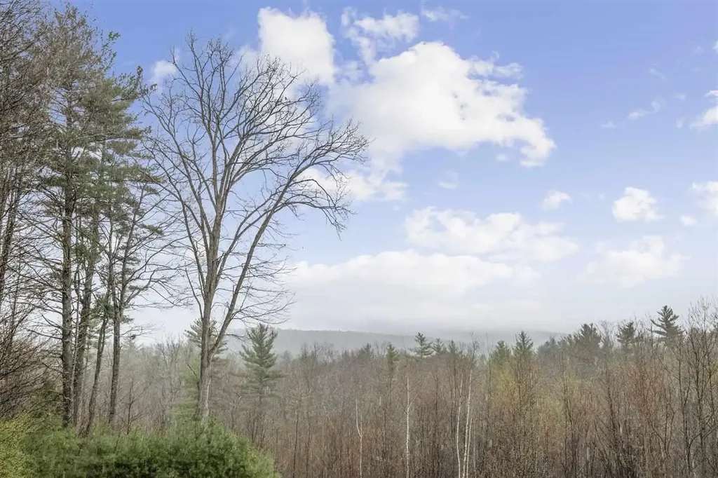 287 Hoit Road Concord NH 03301-1811