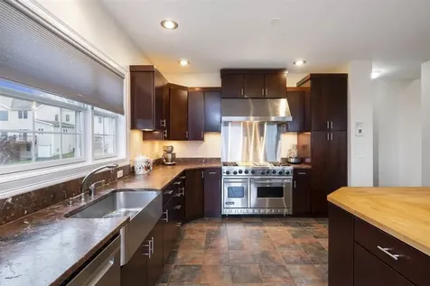 287 Hoit Road Concord NH 03301-1811