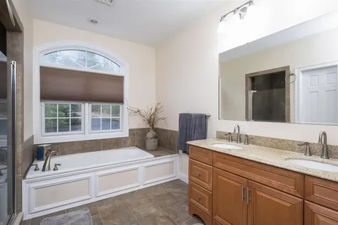 287 Hoit Road Concord NH 03301-1811