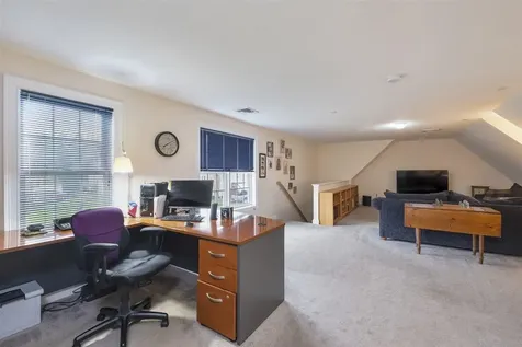 287 Hoit Road Concord NH 03301-1811