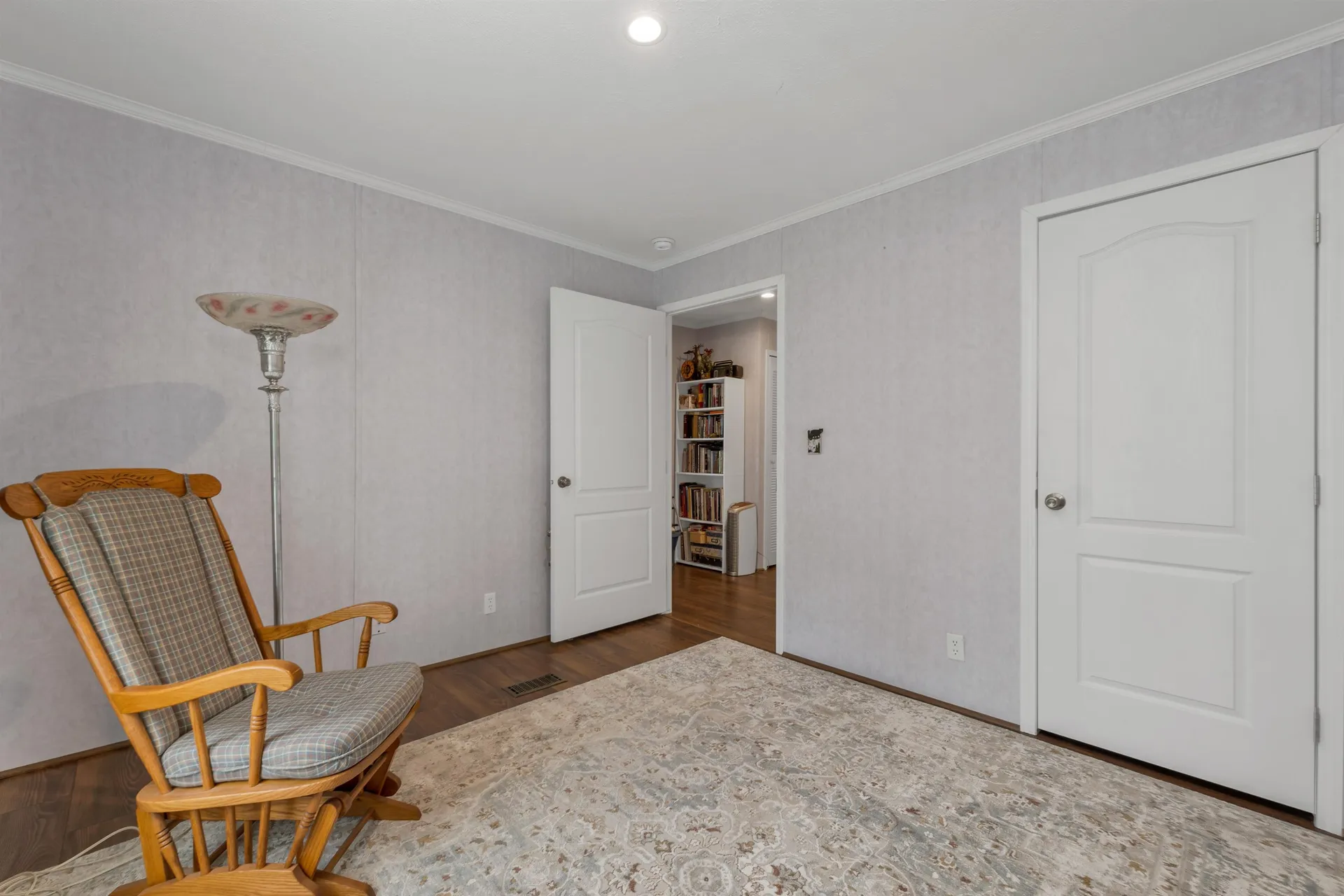 9 Longmeadow Drive Concord NH 03301-3482