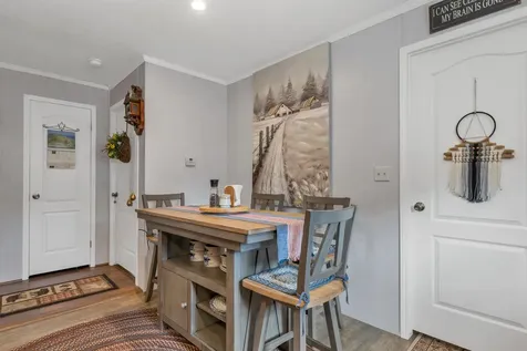 9 Longmeadow Drive Concord NH 03301-3482