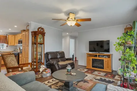 9 Longmeadow Drive Concord NH 03301-3482