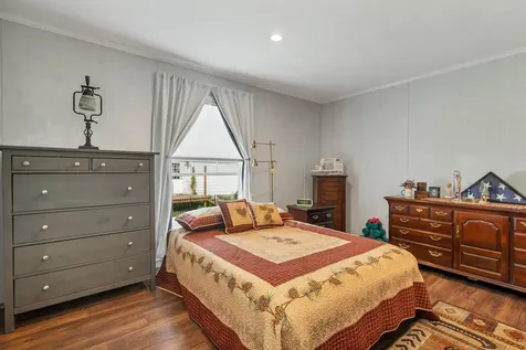 9 Longmeadow Drive Concord NH 03301-3482